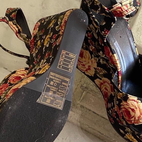 Beautiful Forever 21 Floral Wedges - Picture 8 of 13